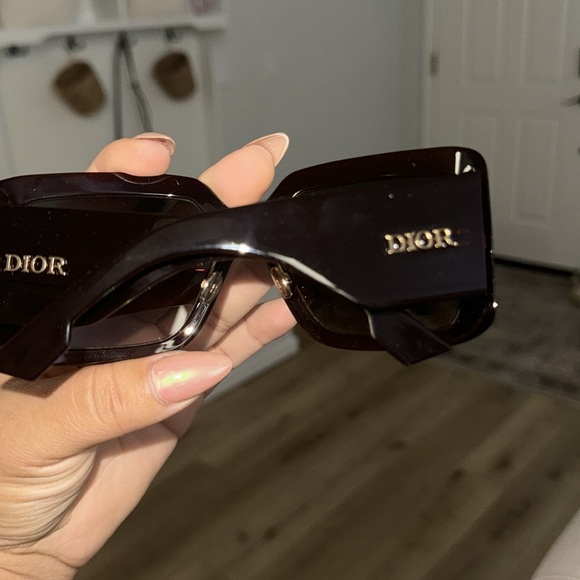 So Light 2 Shield Sunglasses Tortoise - Picture 8 of 8